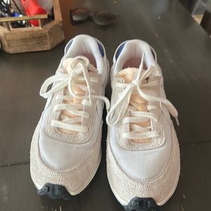 Nike Waffle Debut Vintage. Wore 1 time. Color: Game Royal/White